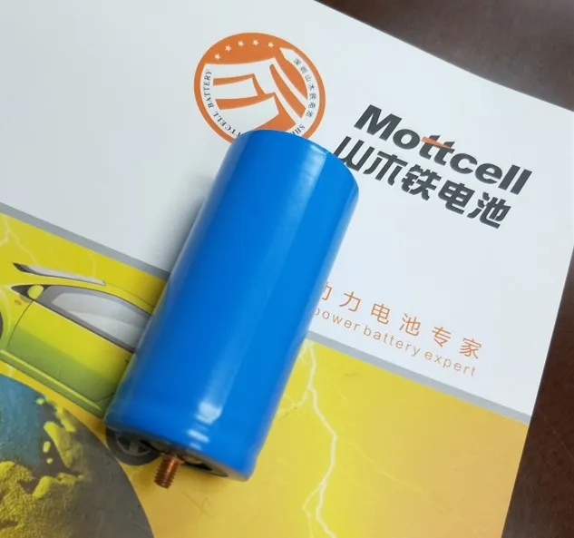 32700 Silindrik LiFePO4 Şarj edilebilir Pil Hücresi 3.2V 6000mah 3C Serbestleme 4