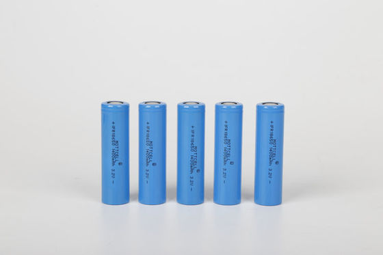 Yeniden şarj edilebilir 3.2V Lifepo4 Pil Hücresi AAA 14500 18500 18650 3.7v Li Ion Pil